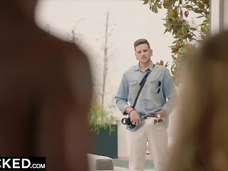 Куколд осуществил мечту грудастой жены и дал ей потрахаться с негро